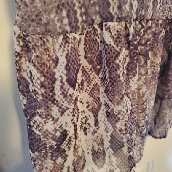 🌴 **SALE**BOGO** 🔸Flawed Gem🔸 Sheer top - Picture 4 of 6